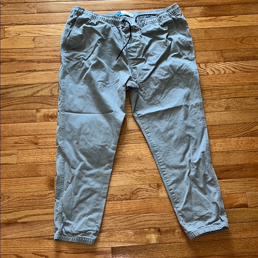 Old Navy Gray modern joggers, built in flex